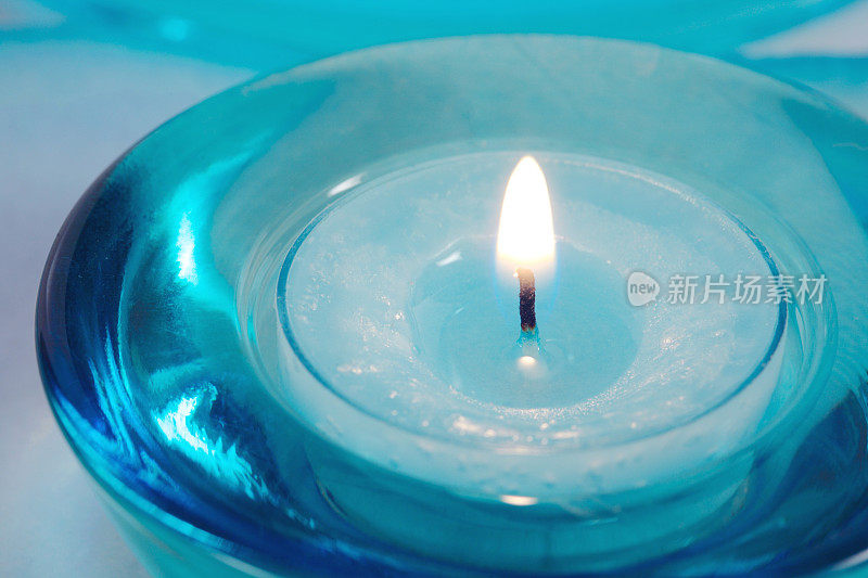 绿松石蓝色蜡烛