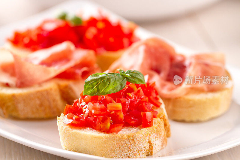 Bruschetta。