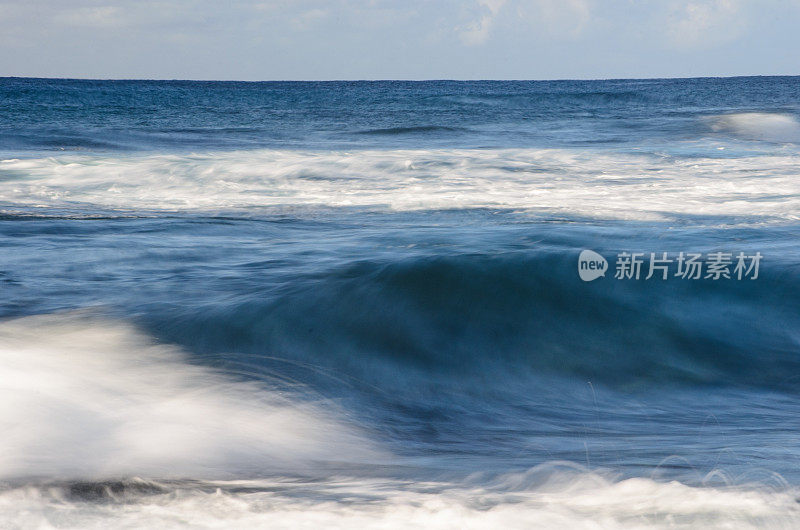 北岸波浪的运动