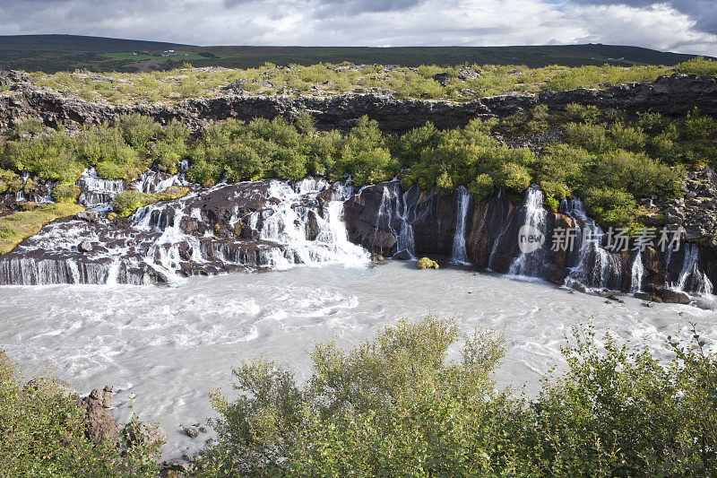 Hraunfossar瀑布