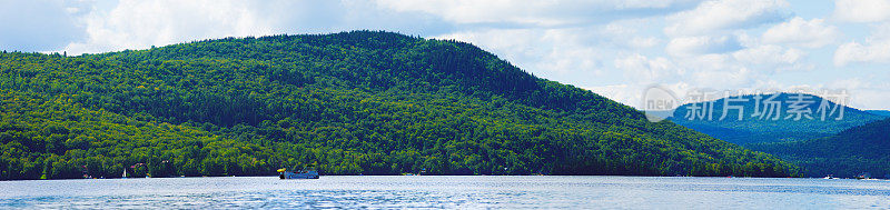 洛朗蒂斯湖全景