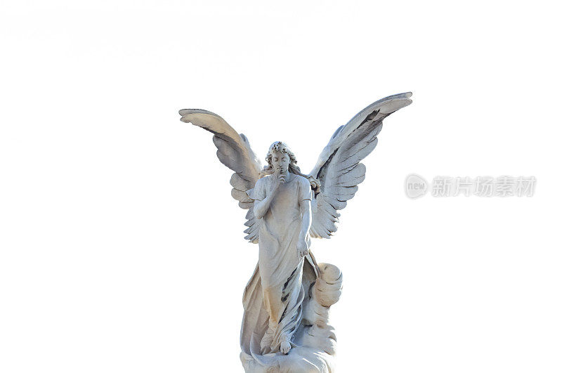 天使，老雕像，白色背景与复制空间
