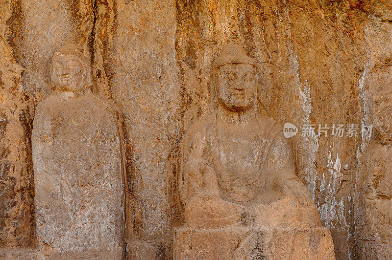 龙门石窟(龙门石窟)或龙门石窟的佛像。联合国教科文组织世界遗产，有成千上万的佛像和他的弟子