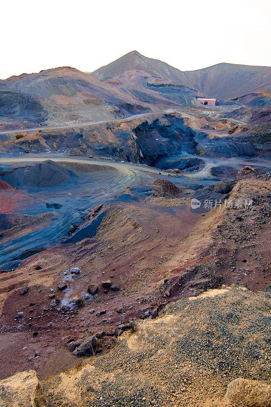 富埃特文图拉坎塔达-科拉雷霍火山口火山地面的老采石场