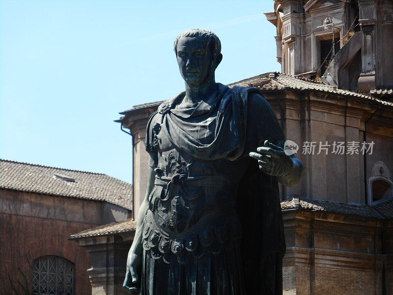 凯撒大帝在罗马广场，意大利罗马