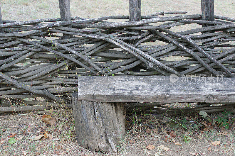 旧木凳。乡村里的老式木凳