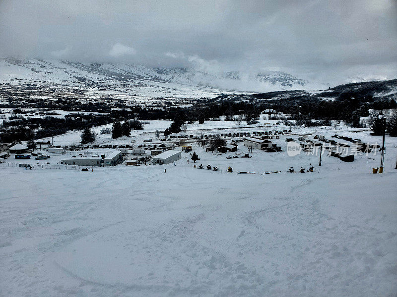 深粉日在北欧山谷滑雪胜地，犹他州。