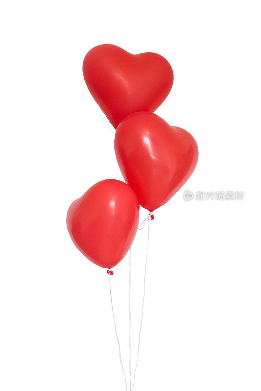 白色背景上的三个心形红色气球