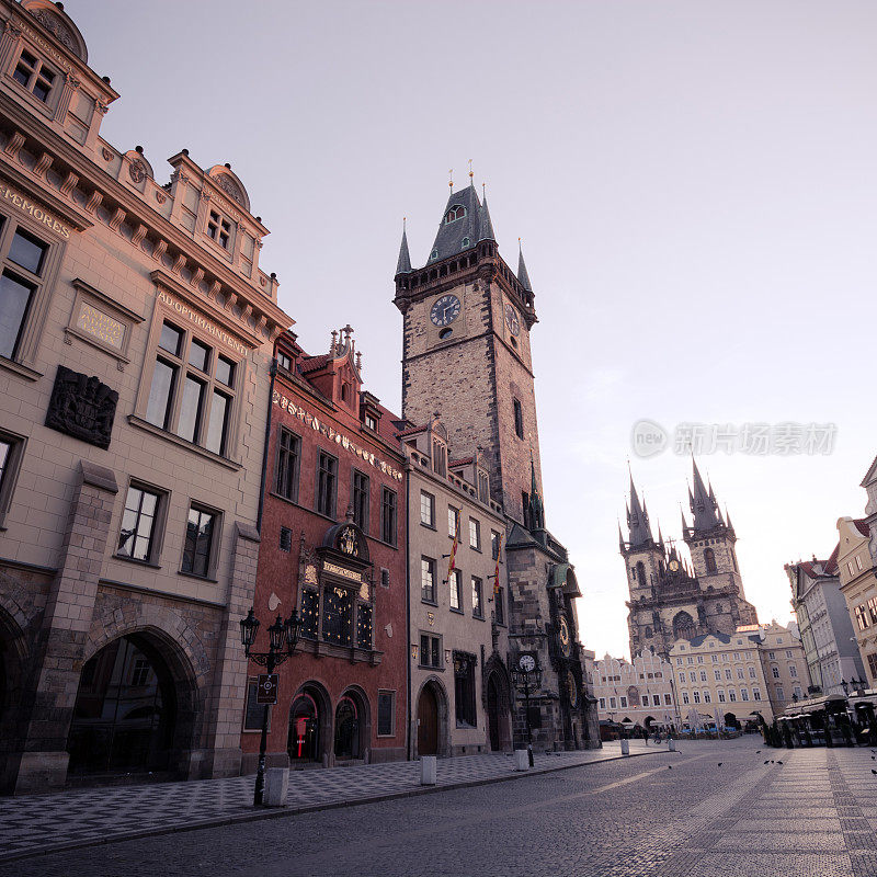 布拉格老城广场，捷克共和国清晨