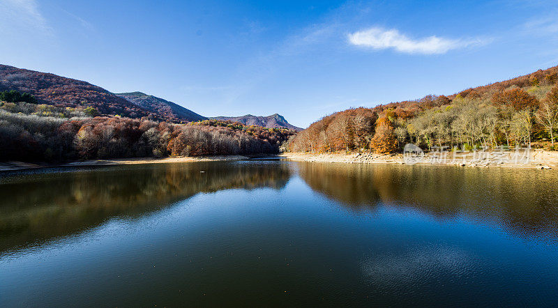 圣达菲潘塔蒙特塞尼亚森林山湖