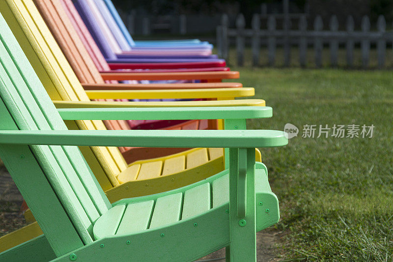 色彩斑斓的阿迪朗达克椅子
