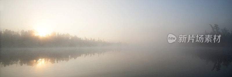 边界水域日出全景图