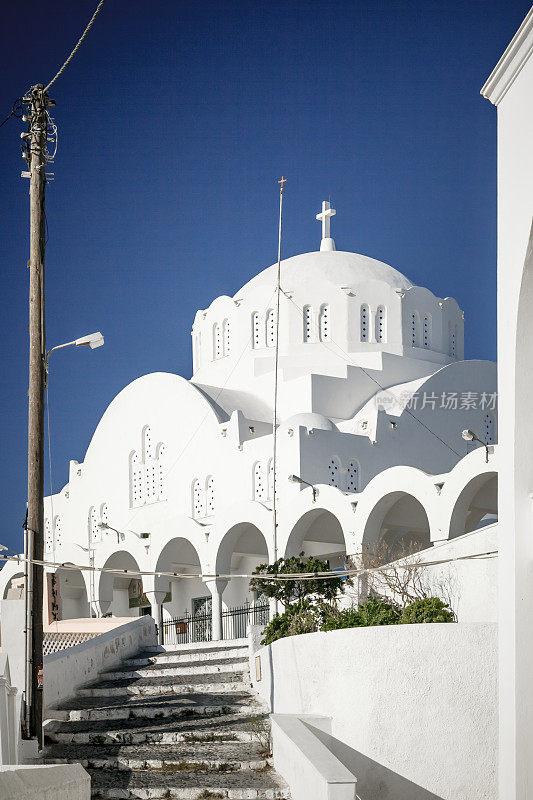 圣托里尼菲拉的白色东正教大教堂