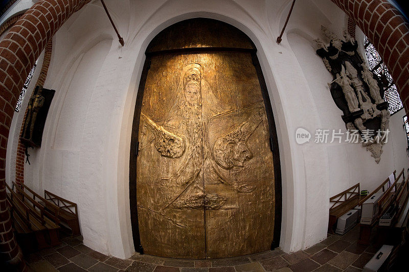 通往罗斯基勒大教堂的国王之门