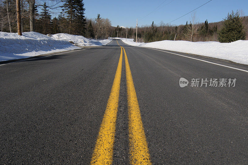 冬天的乡村道路