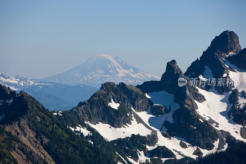 亚当斯山