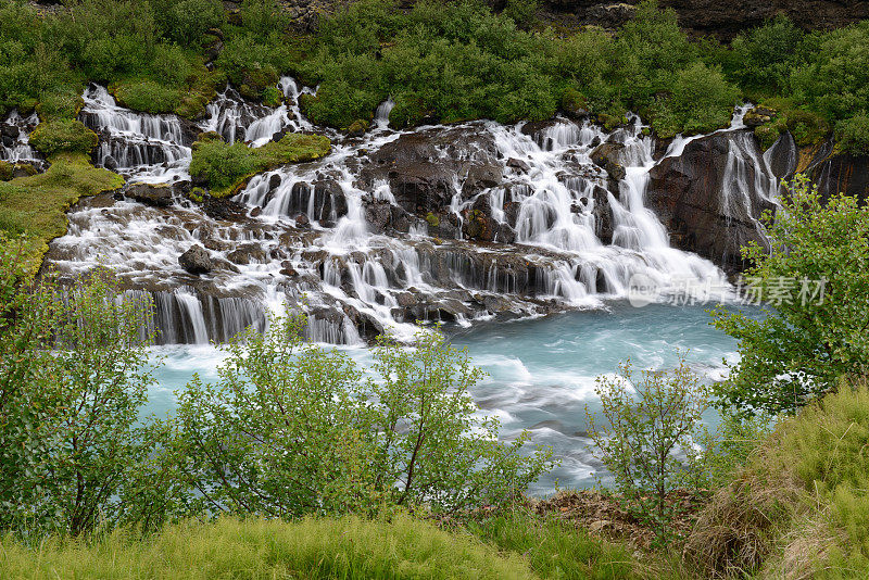 冰岛Hraunfossar和Barnafoss的风景