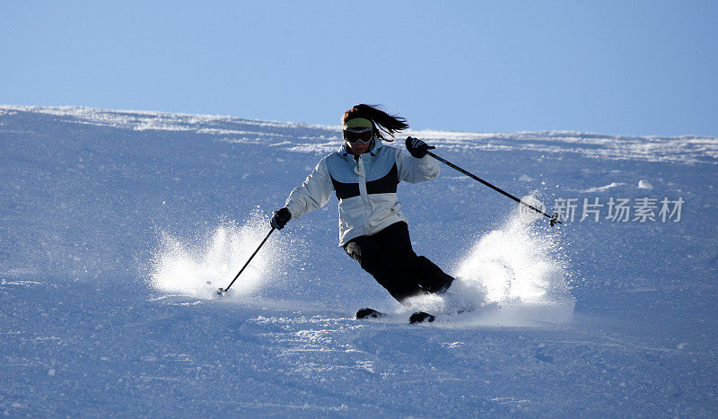 新西兰滑雪少女