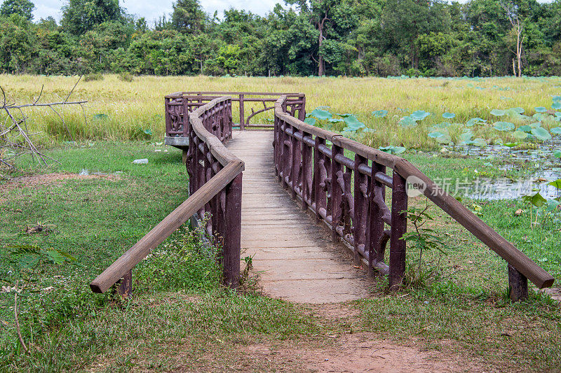 柬埔寨:吴哥窟建筑群的东梅本寺