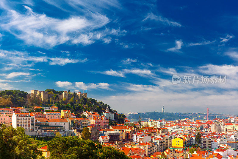 阳光明媚的葡萄牙里斯本历史中心