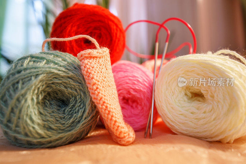 编织羊毛和羊毛球
