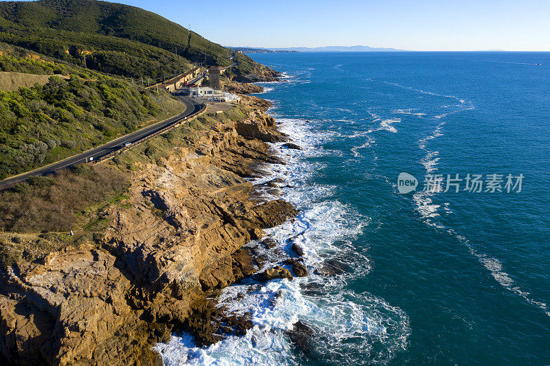 无人机拍摄的托斯卡纳海岸公路