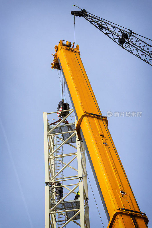 移动式起重机建造施工起重机