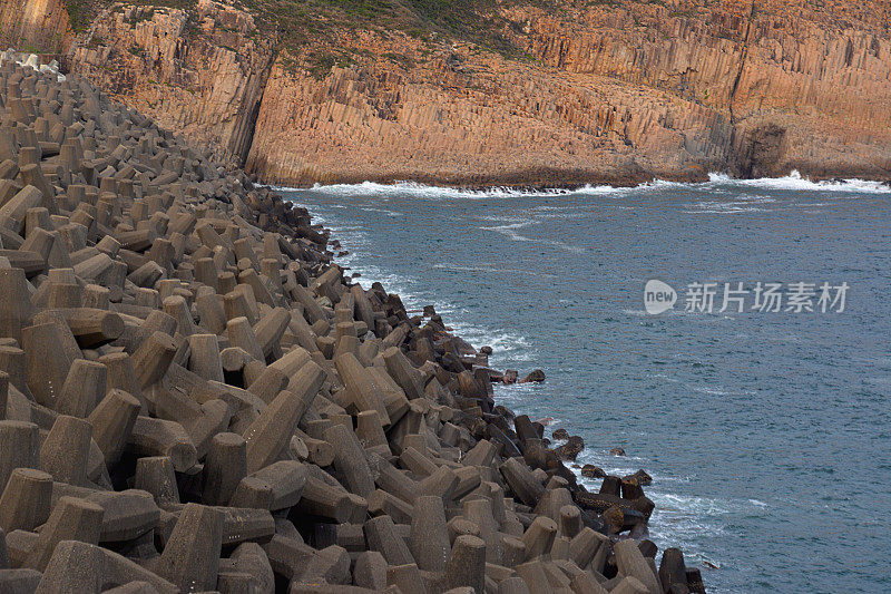 香港西贡东郊野公园万宜水塘东坝的多石砌块