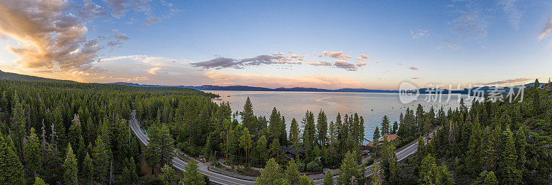 加州太浩湖的空中全景图