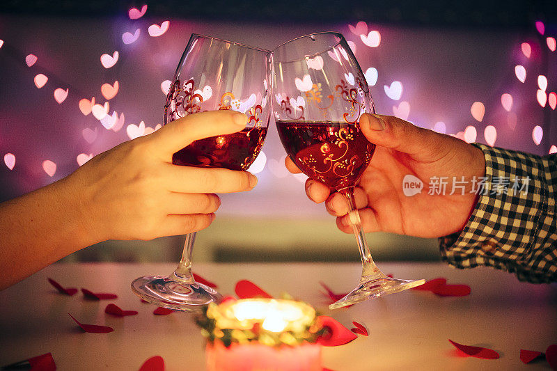 情人节的浪漫烛光晚餐