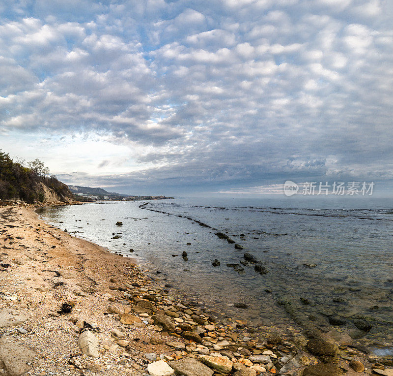 黑海海岸的壮观天空