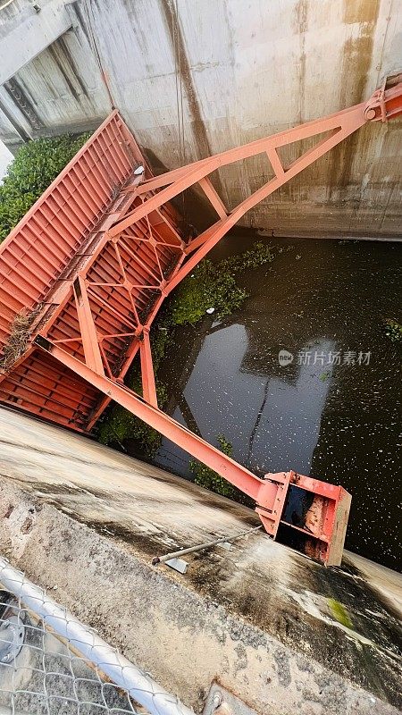 钢制水闸挡水