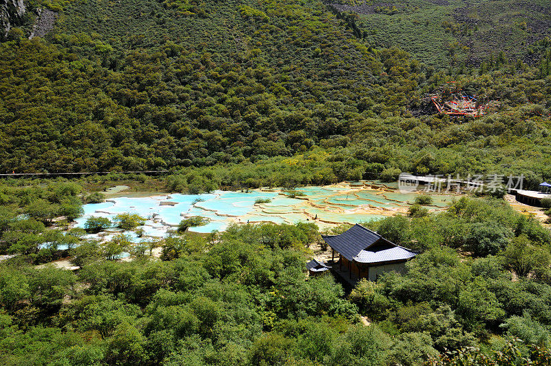 黄龙风景区的壮丽景色