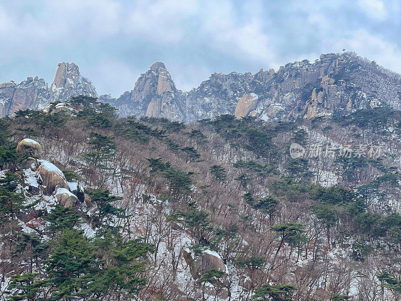 冬天的山