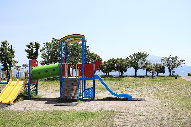 渚公园游乐场设备的风景