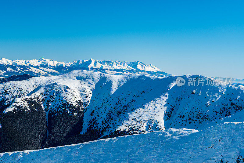 西塔特拉山脉和高塔特拉山脉的最东端，从冬季的Chabenec山到斯洛伐克的低塔特拉山脉