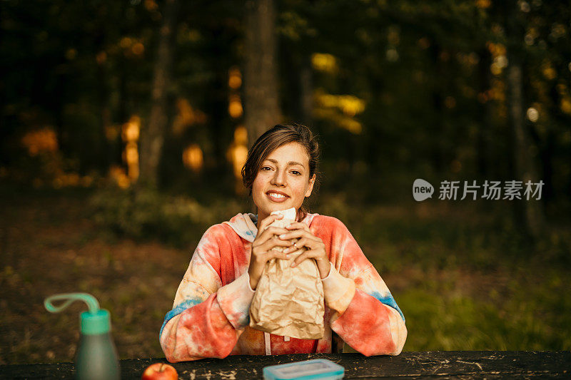 我的素食三明治要带走了