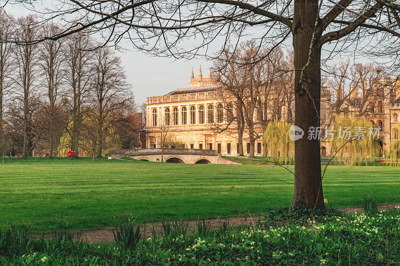 英国剑桥美丽的大学建筑和庭院