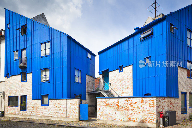 现代蓝建筑