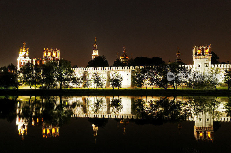 莫斯科新圣母修道院夜景