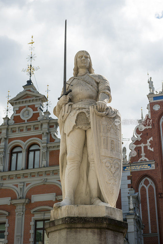 拉脱维亚里加的圣罗兰雕像