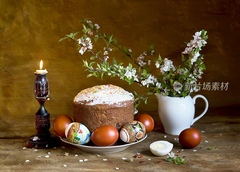 Paska(传统乌克兰复活节蛋糕)和复活节彩蛋