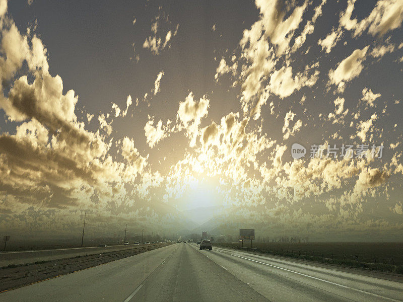 I-5高速公路，日落，云彩