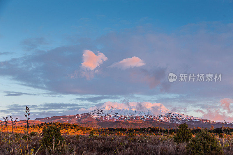 鲁阿佩胡火山日落