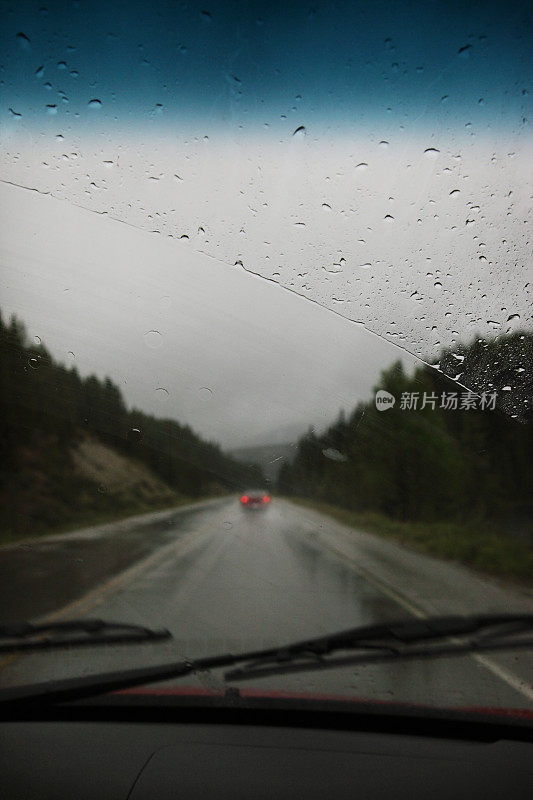 雨天开车