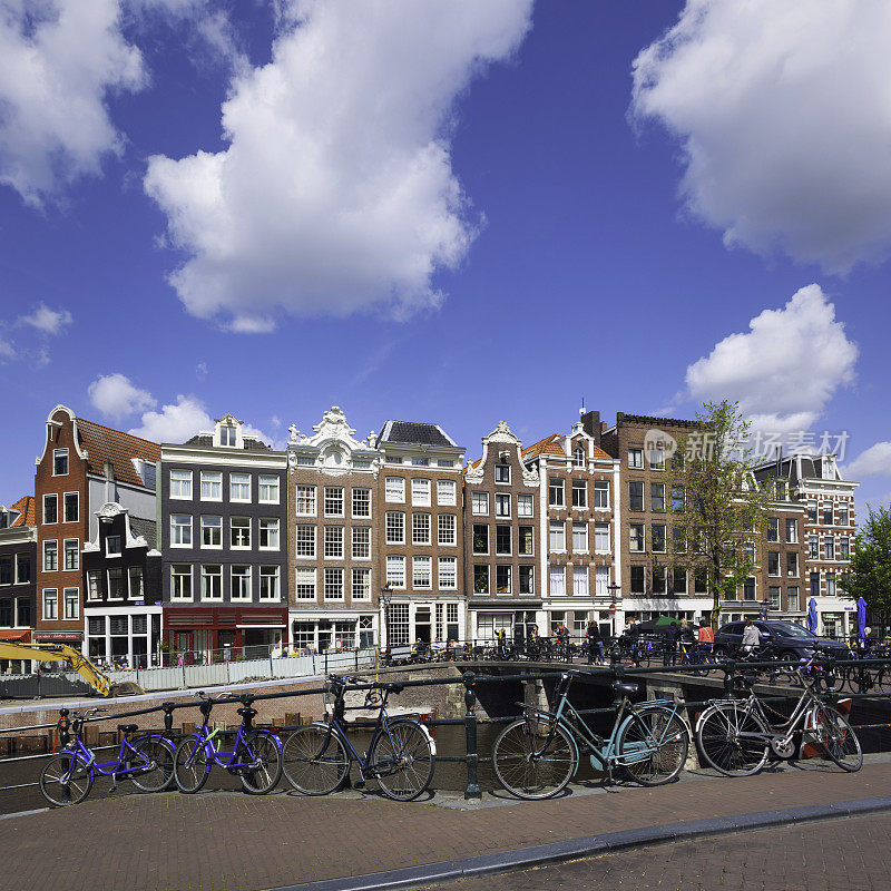 阿姆斯特丹的自行车和房子