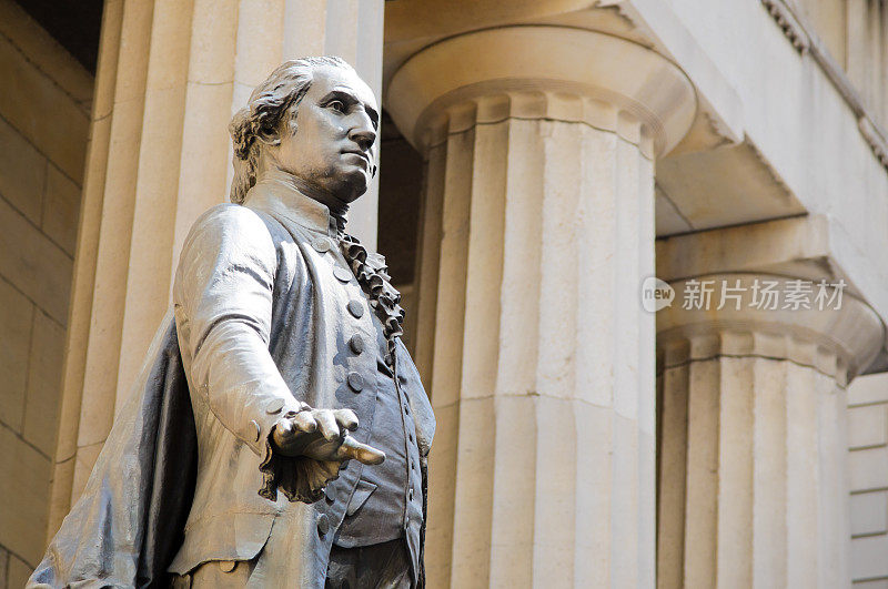 纽约联邦大厅的乔治·华盛顿雕像