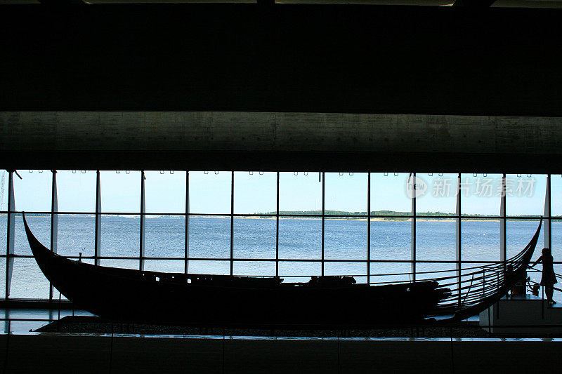 在罗斯基勒峡湾的海盗船
