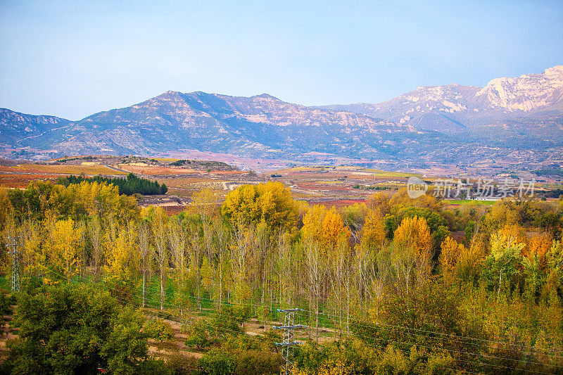 里奥哈的山景。西班牙