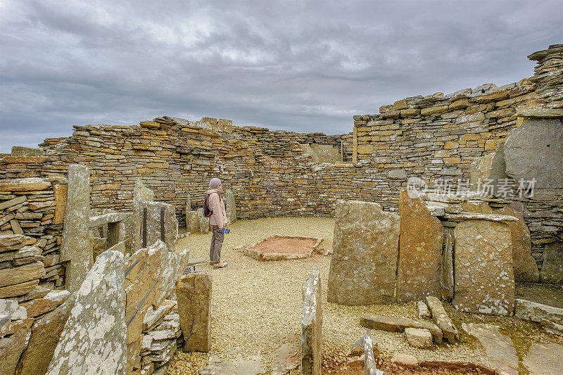格尼斯的布罗克，是公元前500年到200年铁器时代定居的最杰出的幸存者之一。位于苏格兰奥克尼群岛